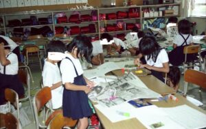 グループで見つける子どもたち